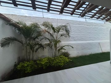 VENTA  CASA RUSTICA - 3 DORMITORIOS- ESTUDIO - SALA DE ESTAR - TUMBACO - SANTA ROSA