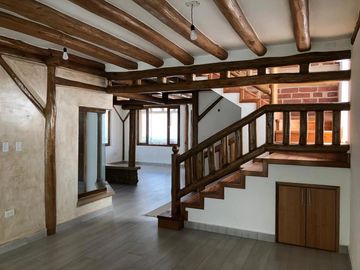 VENTA  CASA RUSTICA - 3 DORMITORIOS- ESTUDIO - SALA DE ESTAR - TUMBACO - SANTA ROSA