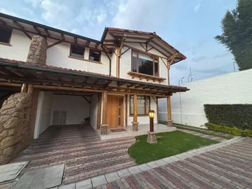 VENTA  CASA RUSTICA - 3 DORMITORIOS- ESTUDIO - SALA DE ESTAR - TUMBACO - SANTA ROSA