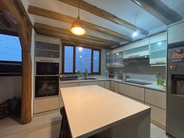 VENTA  CASA RUSTICA - 3 DORMITORIOS- ESTUDIO - SALA DE ESTAR - TUMBACO - SANTA ROSA