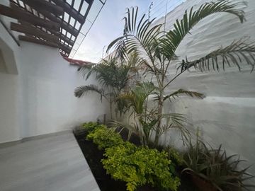 VENTA  CASA RUSTICA - 3 DORMITORIOS- ESTUDIO - SALA DE ESTAR - TUMBACO - SANTA ROSA
