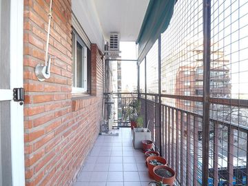 VENTA DEPARTAMENTO 4 AMBIENTES FRENTE COLEGIALES