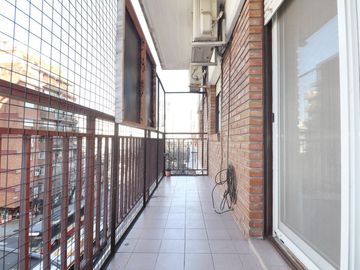 VENTA DEPARTAMENTO 4 AMBIENTES FRENTE COLEGIALES