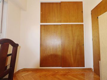 VENTA DEPARTAMENTO 4 AMBIENTES FRENTE COLEGIALES