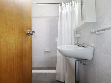 VENTA DEPARTAMENTO 4 AMBIENTES FRENTE COLEGIALES