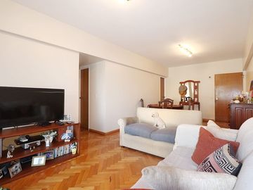 VENTA DEPARTAMENTO 4 AMBIENTES FRENTE COLEGIALES