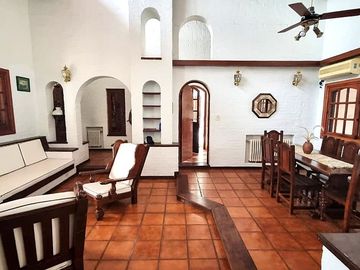 VENTA CASA ARANJUEZ 4 AMB - PILETA - Escobar