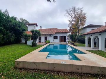 VENTA CASA ARANJUEZ 4 AMB - PILETA - Escobar