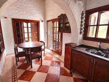 VENTA CASA ARANJUEZ 4 AMB - PILETA - Escobar