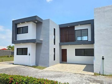 CASA EN VENTA FRACC. LAS PALMAS, MEDELLIN, VERACRUZ