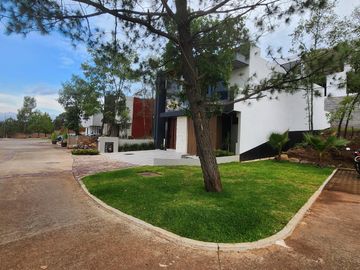 Casa en Venta en Altozano Fraccionamiento privado