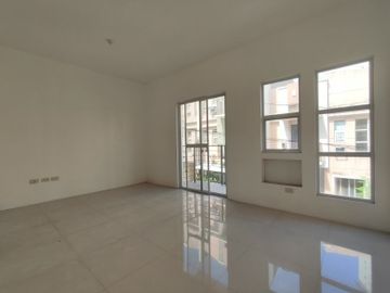 For Sale 3 Storey 5 Bedroom Townhouse in  Marulas, Valenzuela City KSA
