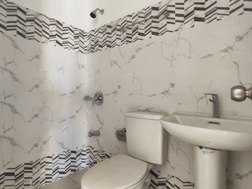 For Sale 3 Storey 5 Bedroom Townhouse in  Marulas, Valenzuela City KSA