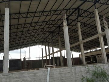 Venta bodega industrial 4000m2 La Libertad.