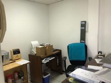 Venta de bodega con oficina - Sector Las Casas - Quito DM.