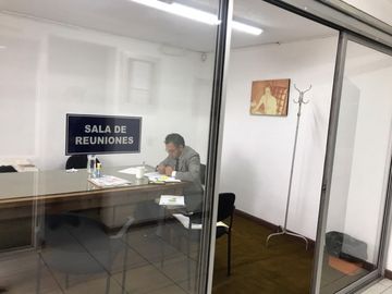 Venta de bodega con oficina - Sector Las Casas - Quito DM.