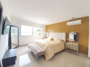 En venta moderna y amplia casa 595m2- Vereda del Rio