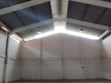 VENTA LOCAL- BODEGA 350M2- AV. NICOLAS LAPENTI- DURAN -EC.