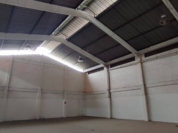 VENTA LOCAL- BODEGA 350M2- AV. NICOLAS LAPENTI- DURAN -EC.
