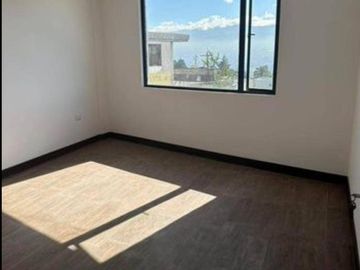 Casa en Venta en Monte de Fiori (Cumbayá) 170000USD