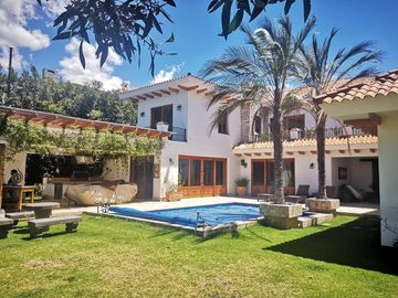 HERMOSA PROPIEDAD EN SANTA INÉS - CUMBAYÁ