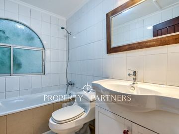 🏠🔑 Arriendo Casa en La Reina: 4 Dormitorios, Jardín Amplio