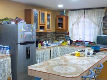 Casa con Locales Comerciales en Venta