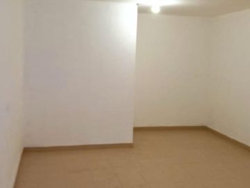 Casa con Locales Comerciales en Venta