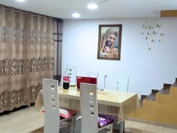Casa con Locales Comerciales en Venta