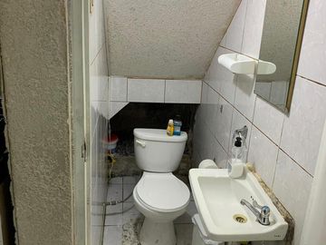 OCASION!!! VENDO CASA DE 3 PISOS MAS AZOTEAEN BREÑA LIMITE CON PUEBLO LIBRE
