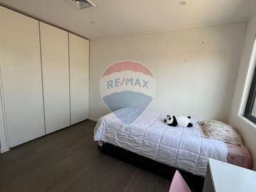 Moderna y remodelada casa en sector tranquilo