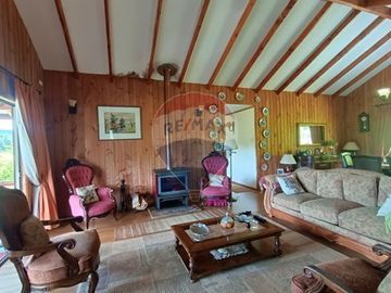 Casa con gran terreno -NO PAGA COMISION