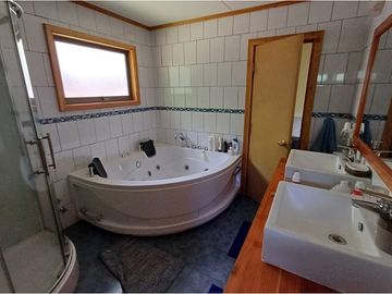 Casa con gran terreno -NO PAGA COMISION