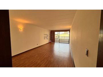 VENDO DEPARTAMENTO AMPLIO EN LAS CONDES, SECTOR METRO ESCUELA MILITAR
