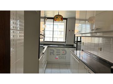 VENDO DEPARTAMENTO AMPLIO EN LAS CONDES, SECTOR METRO ESCUELA MILITAR