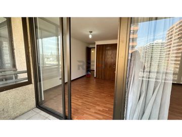 VENDO DEPARTAMENTO AMPLIO EN LAS CONDES, SECTOR METRO ESCUELA MILITAR