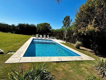 Casa en Venta en Fincas del Sur 1 - 3 dormitorios - cocheras - pileta