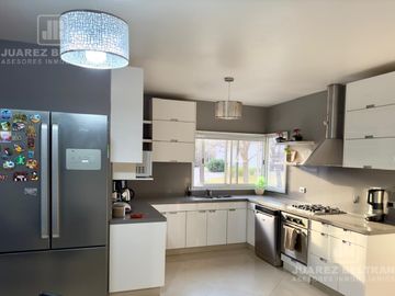 Casa en Venta en Fincas del Sur 1 - 3 dormitorios - cocheras - pileta
