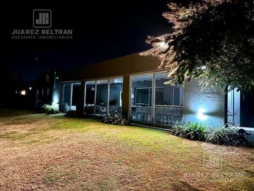 Casa en Venta en Fincas del Sur 1 - 3 dormitorios - cocheras - pileta