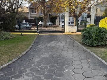 DUPLEX/TRIPEX EN COMPLEJO CERRADO
