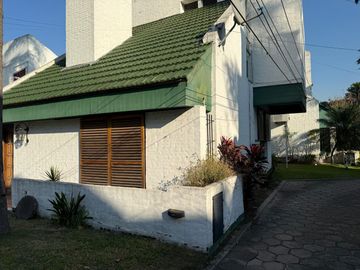 DUPLEX/TRIPEX EN COMPLEJO CERRADO