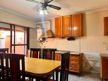 Casa en VENTA | 2/3 Dormi - Quincho y parrilla | 33 e/ 24 y 25 - La Plata