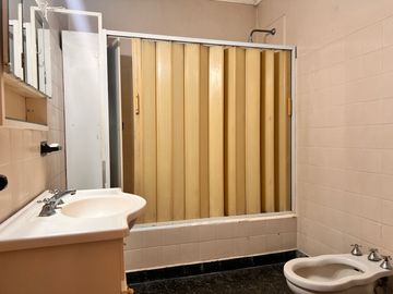 Casa en VENTA | 2/3 Dormi - Quincho y parrilla | 33 e/ 24 y 25 - La Plata