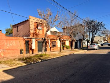 Casa en VENTA | 2/3 Dormi - Quincho y parrilla | 33 e/ 24 y 25 - La Plata
