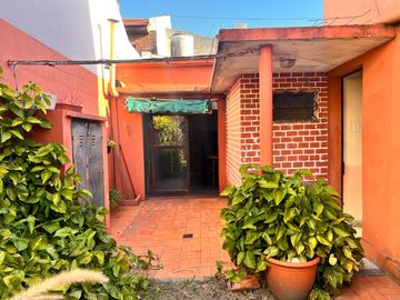 Casa en VENTA | 2/3 Dormi - Quincho y parrilla | 33 e/ 24 y 25 - La Plata