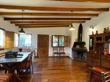Casa en  venta City Bell 3 dormitorios parque pileta quincho