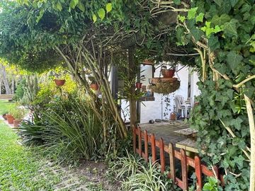 Casa en  venta City Bell 3 dormitorios parque pileta quincho