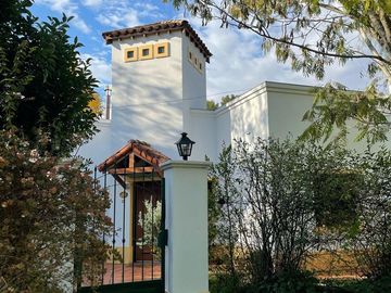 Casa en  venta City Bell 3 dormitorios parque pileta quincho