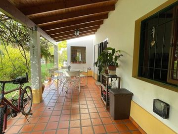 Casa en  venta City Bell 3 dormitorios parque pileta quincho