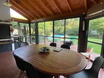 Casa en  venta City Bell 3 dormitorios parque pileta quincho